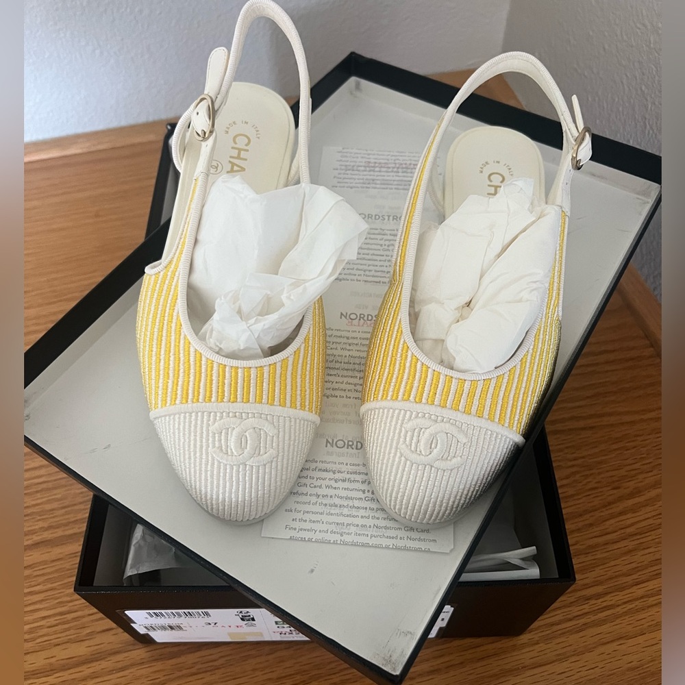 NEW CHANEL Yellow & White striped slingback flats stripes 2024 cruise coco beach